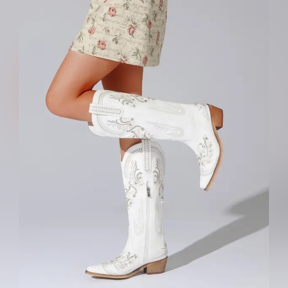 Western Floral Embroidered Rhinestone White Boots NEW in box - Picture 3 of 8